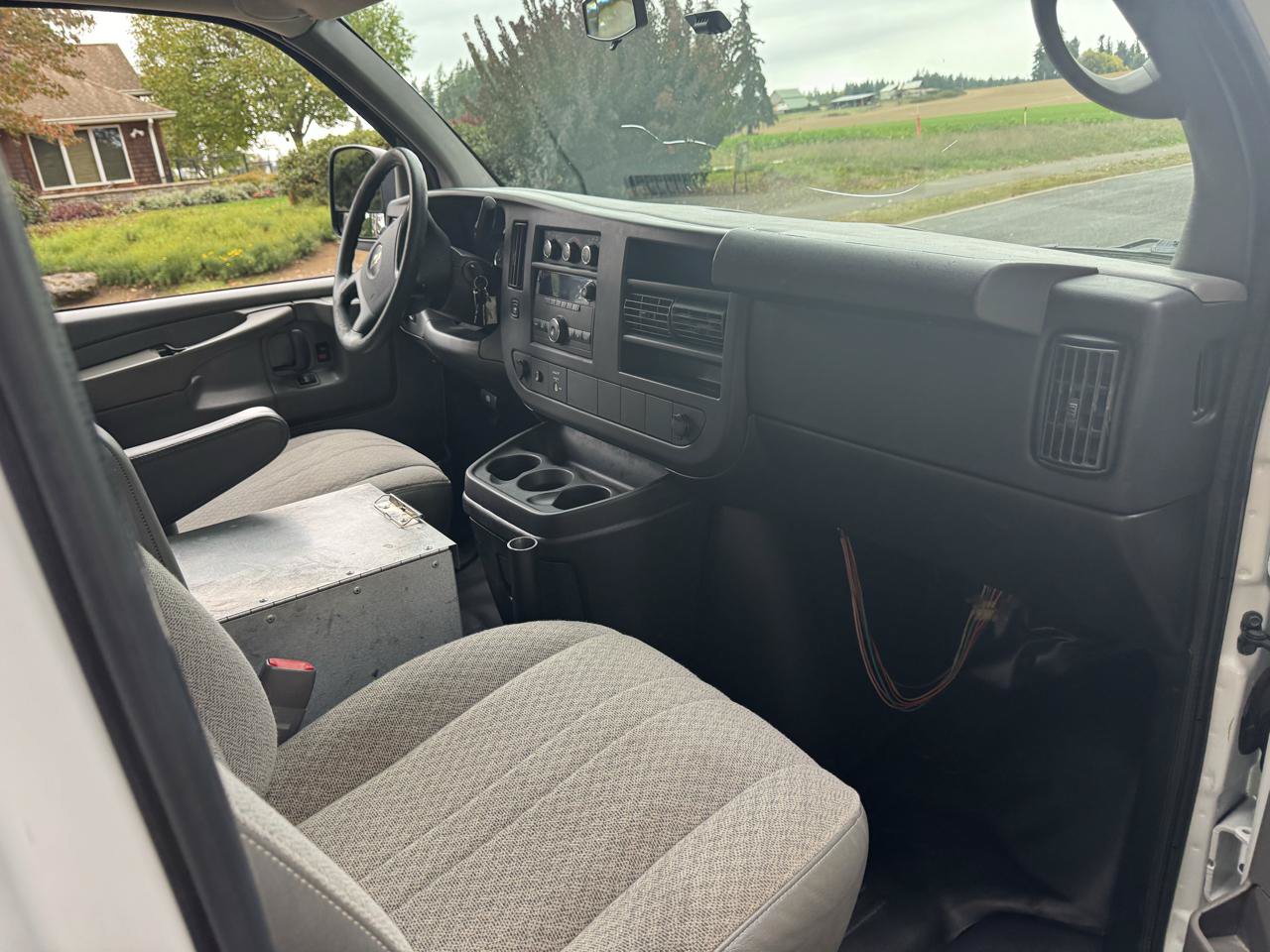 Used 2014 Chevrolet Express 2500 RWD image 23