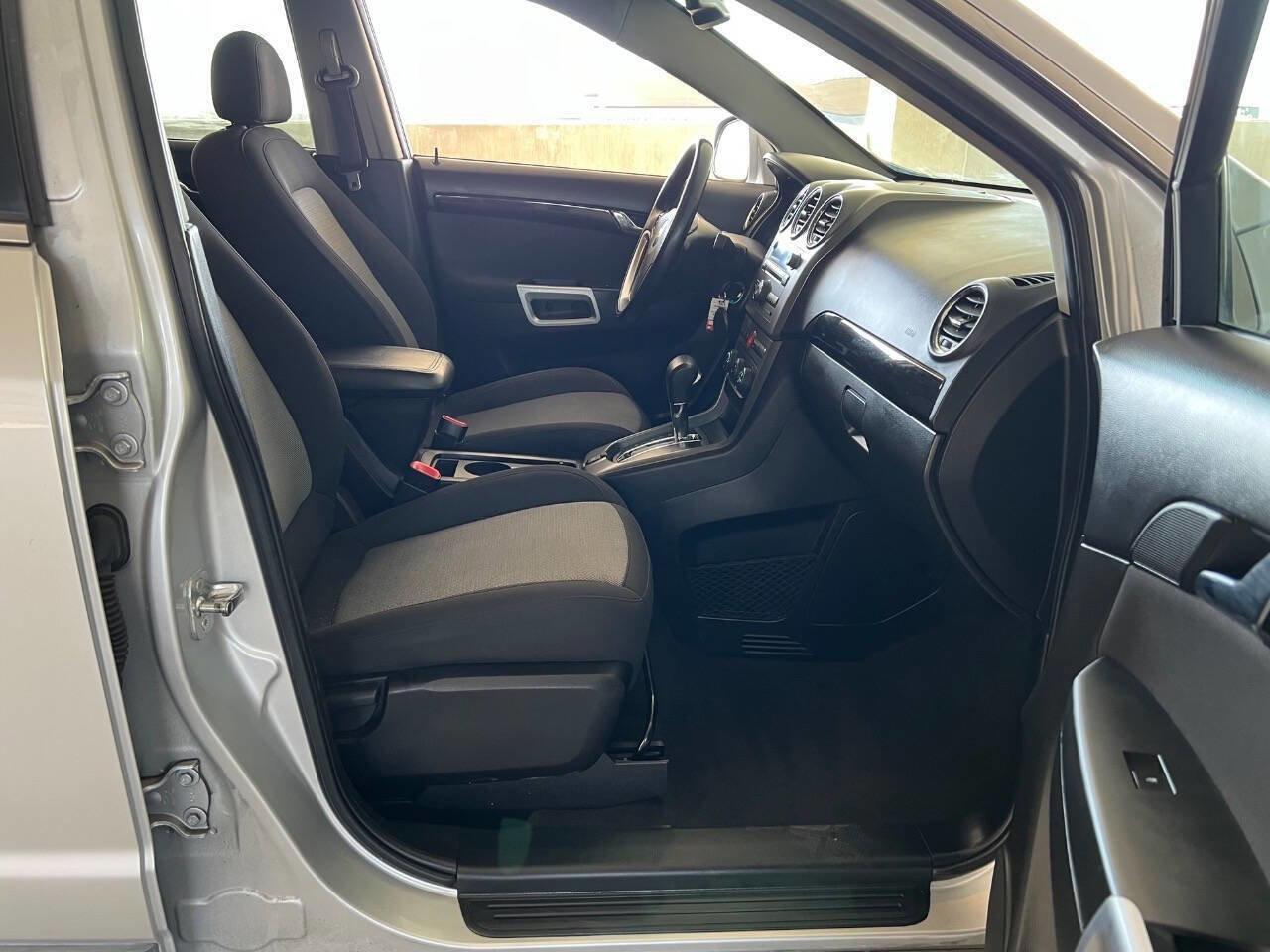 Used 2013 Chevrolet Captiva Sport LS FWD image 16
