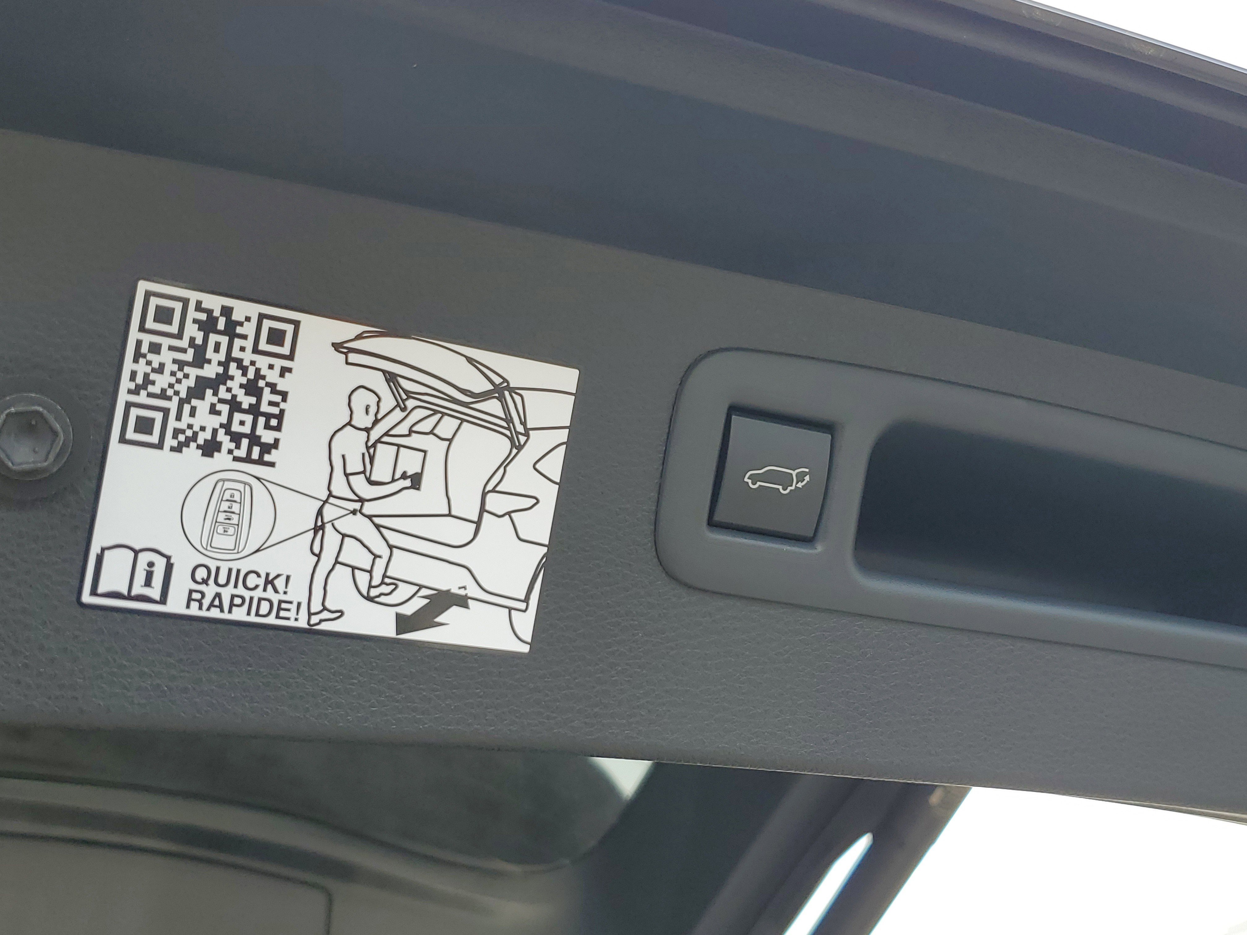Certified 2024 Toyota Highlander XLE image 10