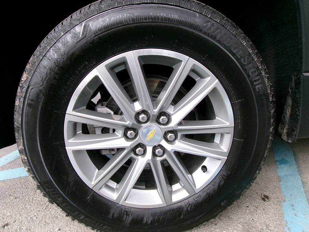 Used 2022 Chevrolet Traverse LT w/ LPO, Floor Liner Package image 8