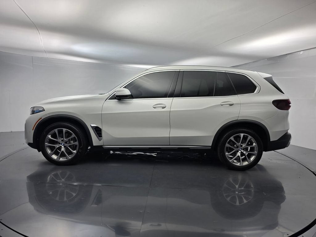 Certified 2024 BMW X5 xDrive40i w/ Premium Package AWD/4WD image 7