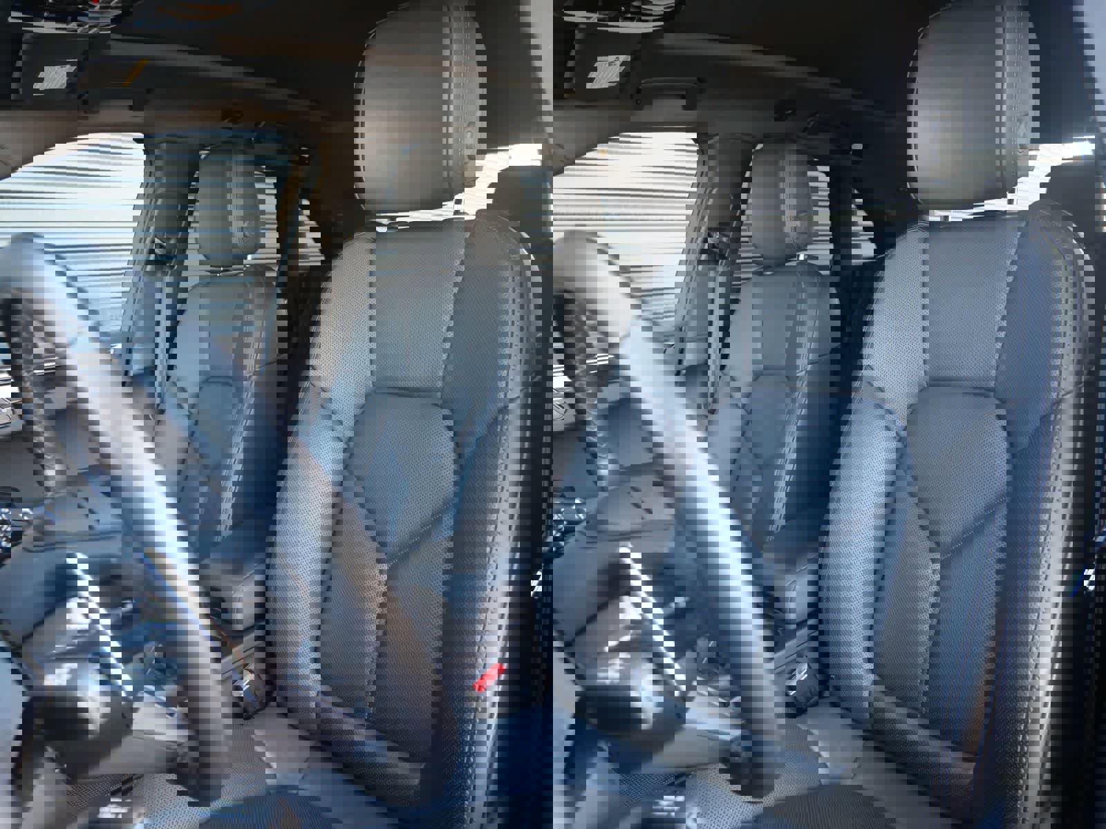 Certified 2023 Porsche Macan image 5