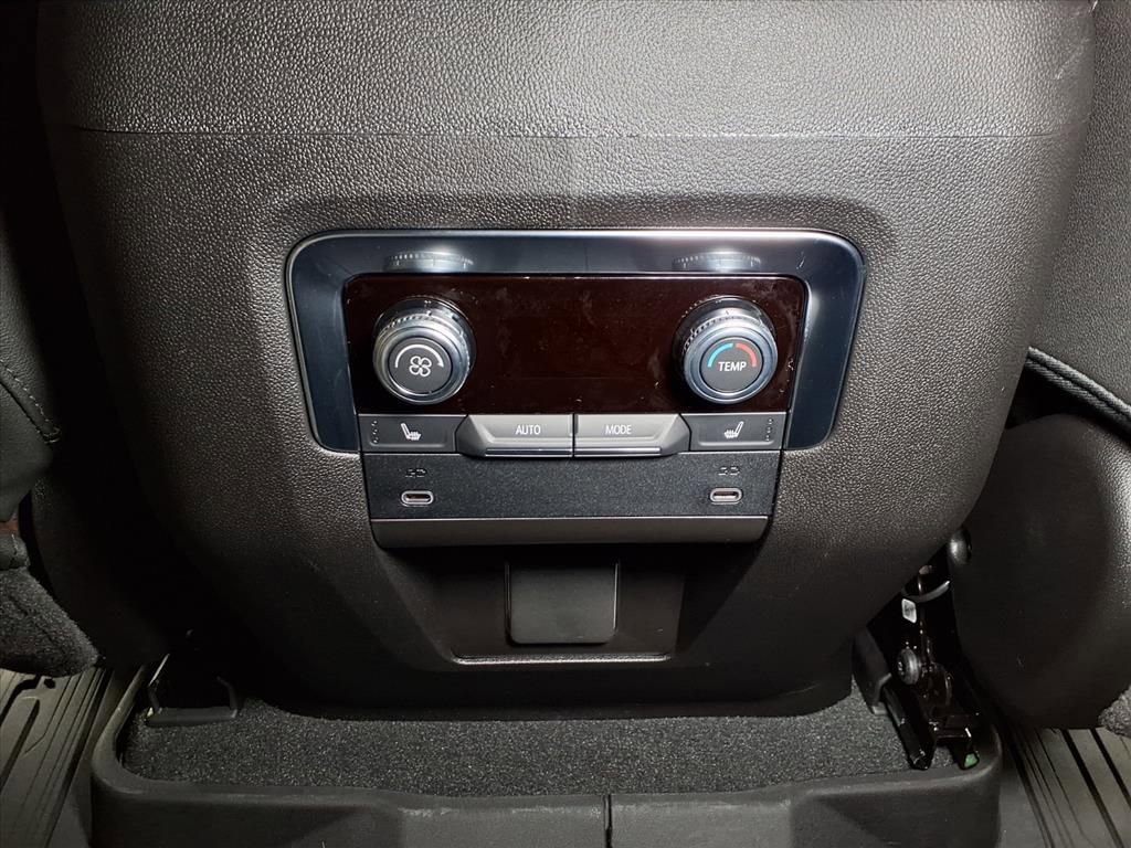 New 2026 GMC Yukon XL Elevation AWD/4WD image 13