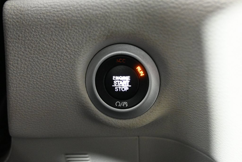 Used 2020 Chrysler Pacifica Limited image 36