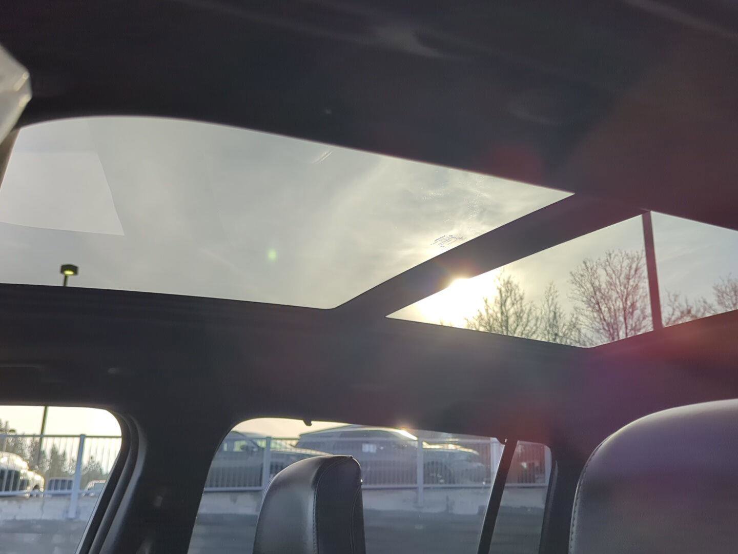 Used 2024 Jeep Grand Cherokee L Limited w/ Luxury Tech Group II image 18