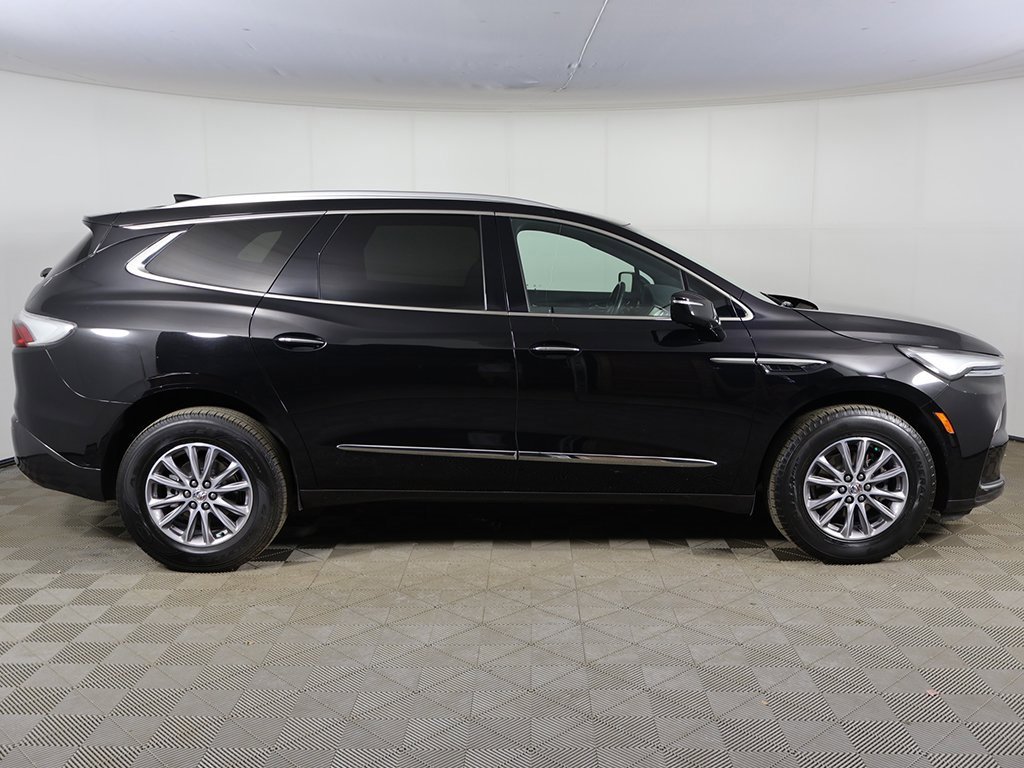 Used 2024 Buick Enclave Premium image 17