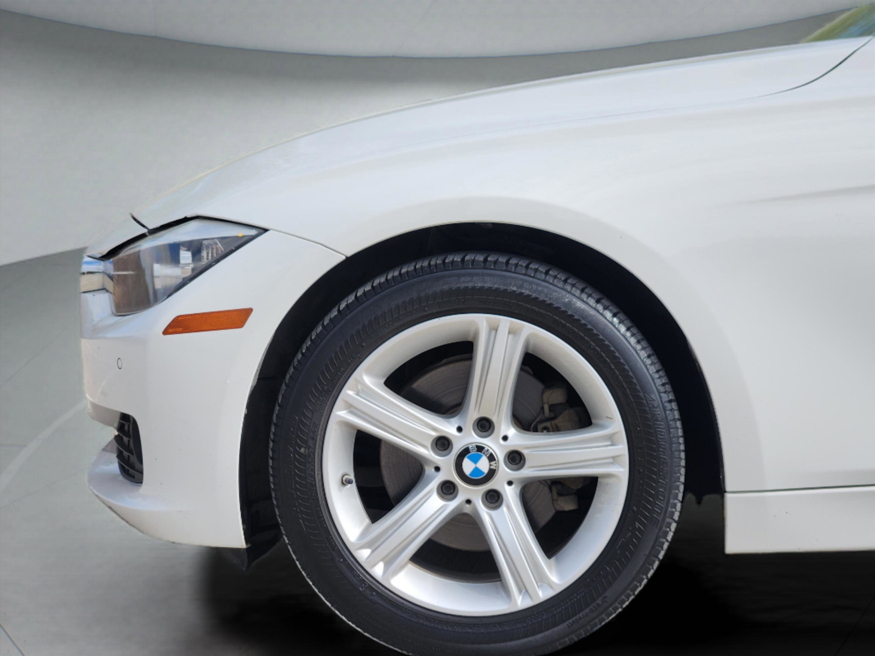 Used 2015 BMW 320i Sedan image 10