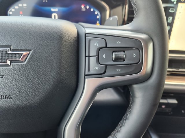 Used 2025 Chevrolet Silverado 1500 LT Trail Boss w/ Convenience Package II AWD/4WD image 31