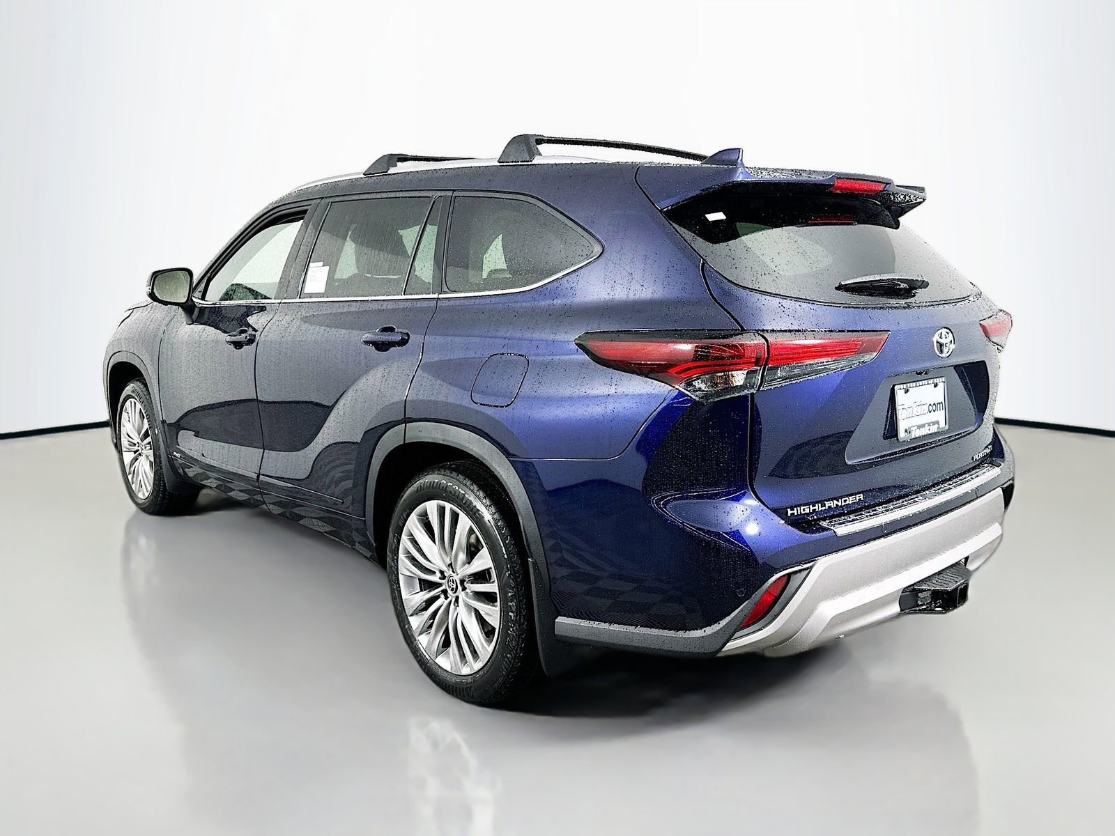 New 2026 Toyota Highlander Platinum image 5