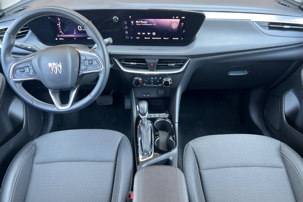 Used 2024 Buick Encore GX Preferred w/ Comfort Package image 10