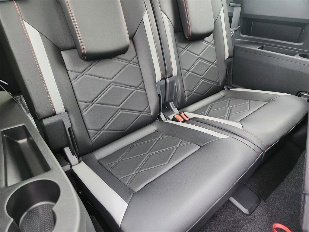 New 2025 Volkswagen Atlas Peak Edition SE image 21