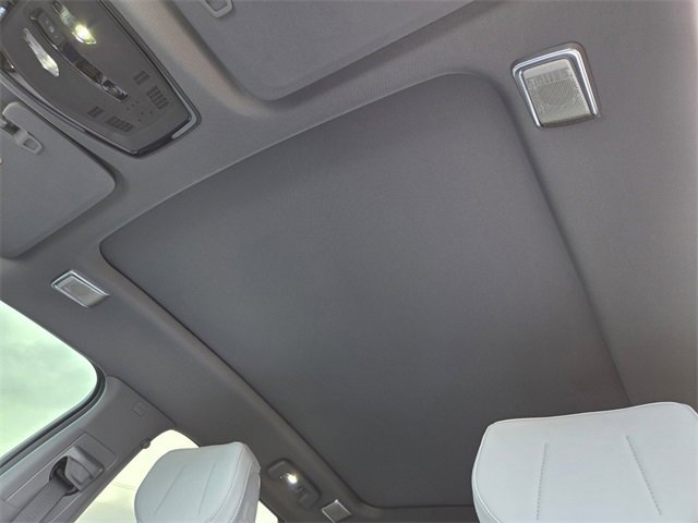 New 2026 Cadillac Optiq Luxury 1 image 21