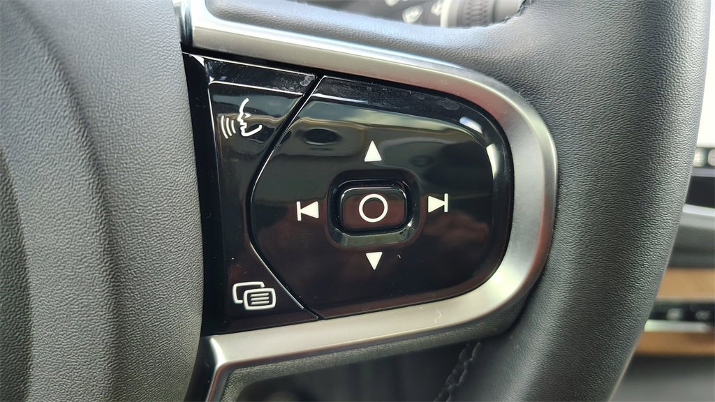 Certified 2024 Volvo XC90 B6 Plus w/ Protection Package Premier image 15