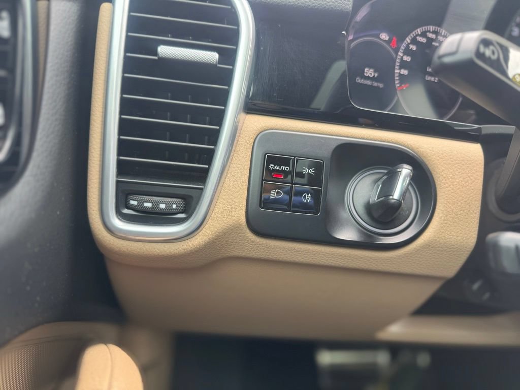 Used 2019 Porsche Cayenne S AWD/4WD image 38