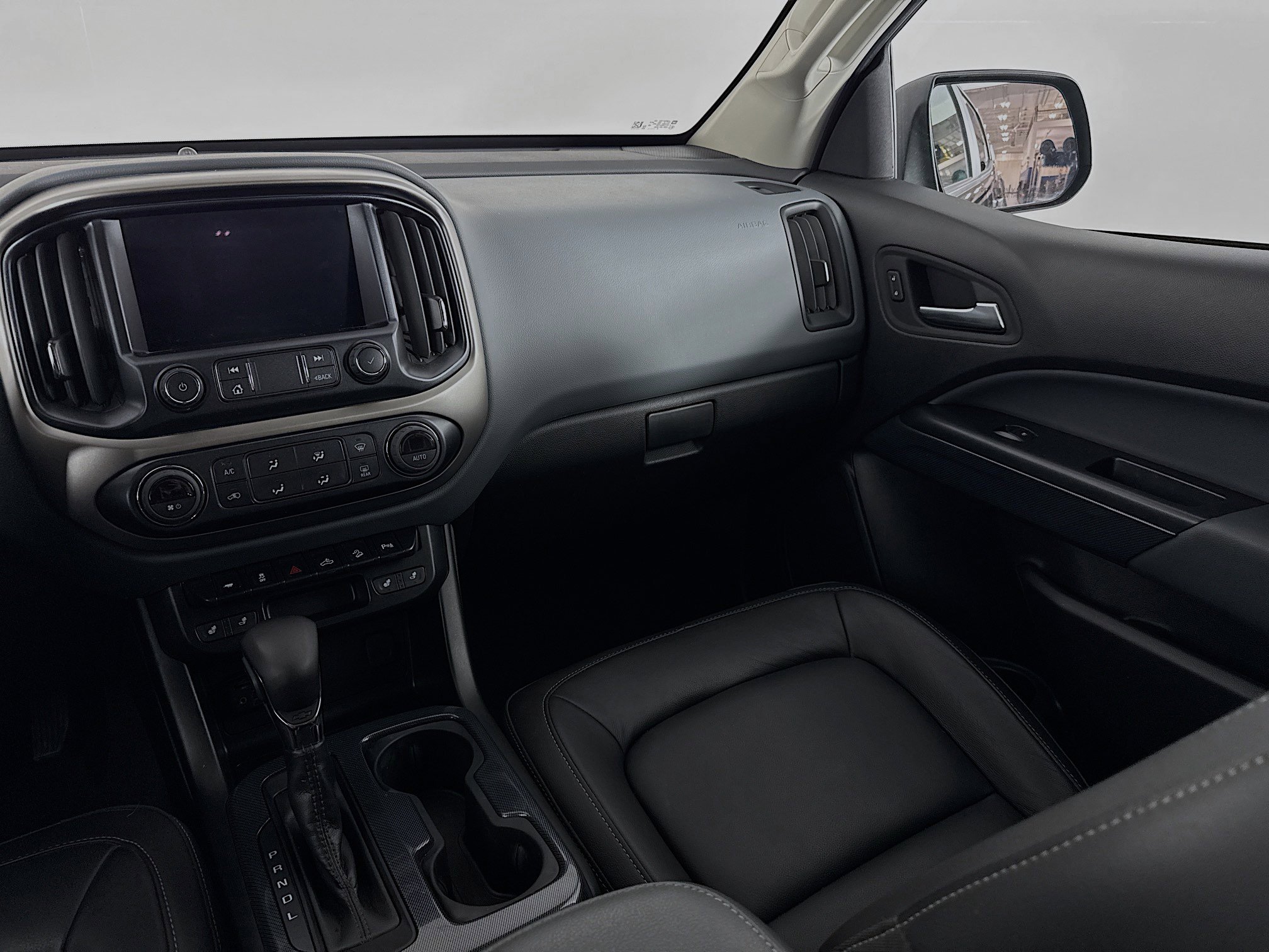 Used 2022 Chevrolet Colorado Z71 AWD/4WD image 23