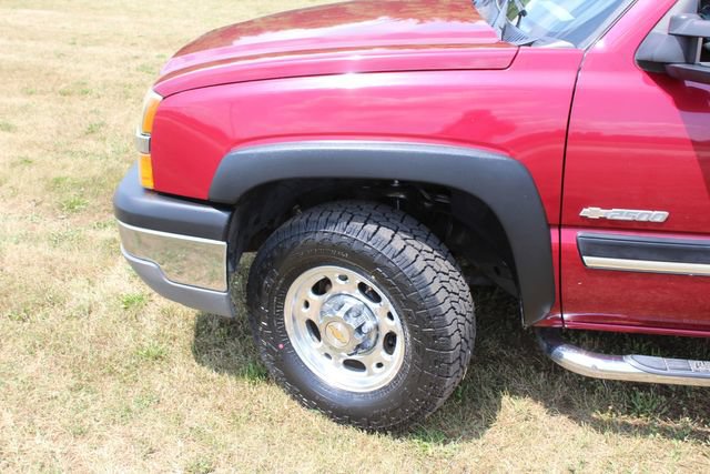 Used 2004 Chevrolet Silverado 2500 LT AWD/4WD image 17