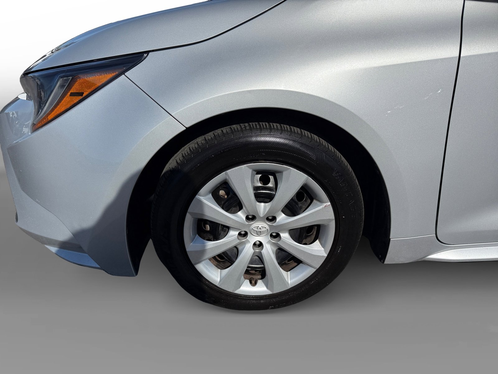 Used 2024 Toyota Corolla LE FWD image 9
