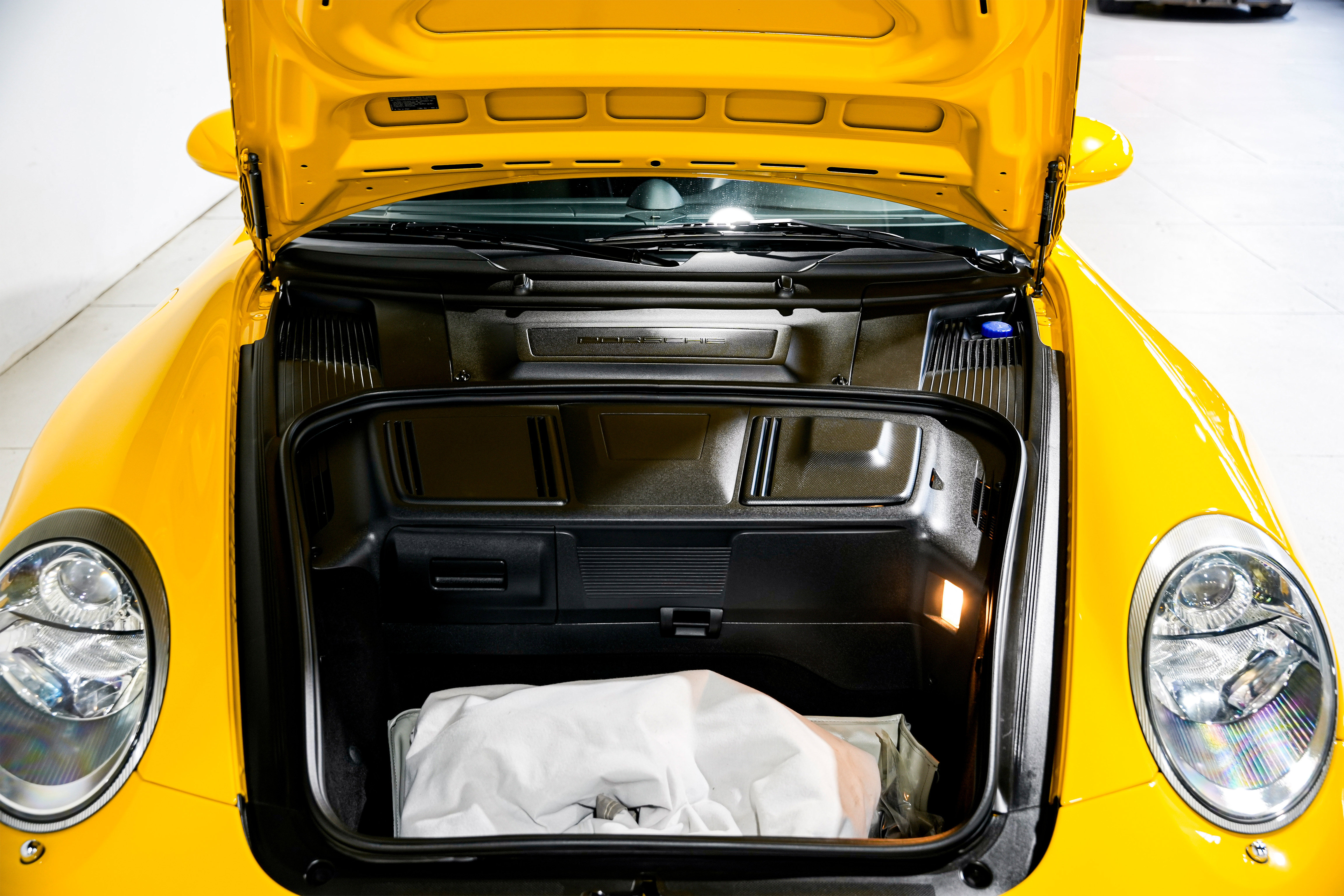 Used 2011 Porsche 911 Carrera GTS image 40