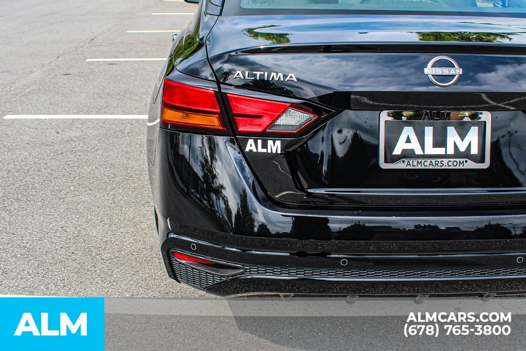 Used 2025 Nissan Altima 2.5 SV FWD image 13