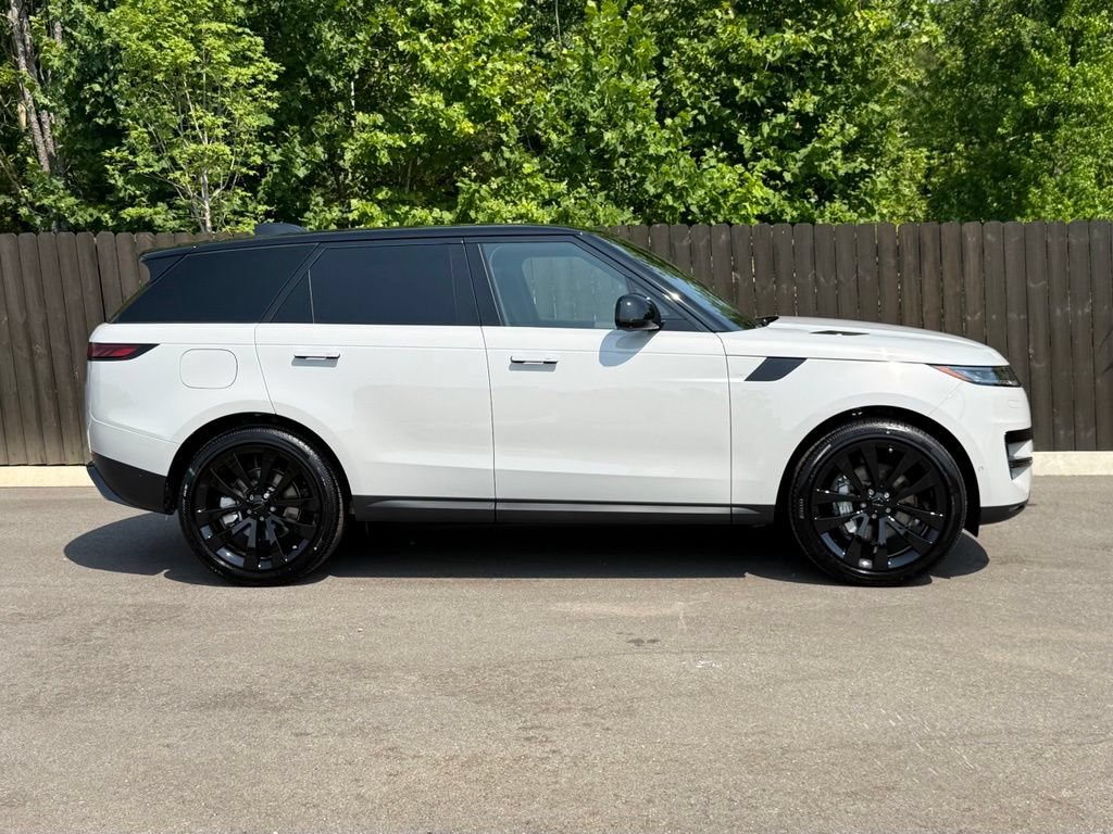 New 2026 Land Rover Range Rover Sport SE AWD/4WD image 6