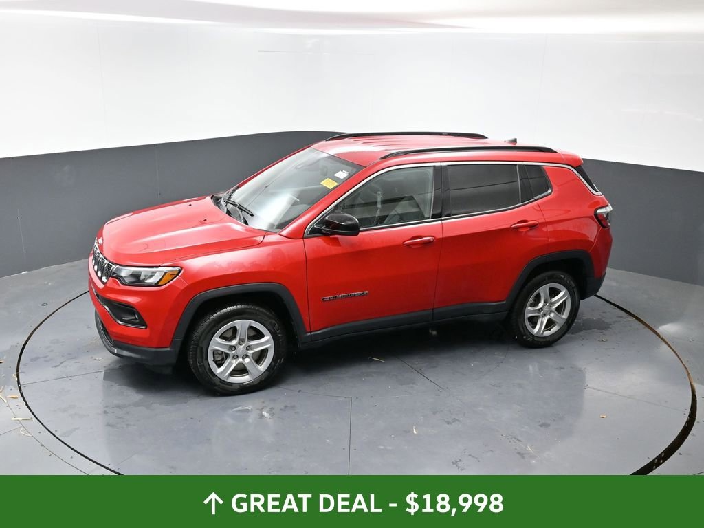 Used 2024 Jeep Compass Latitude image 46