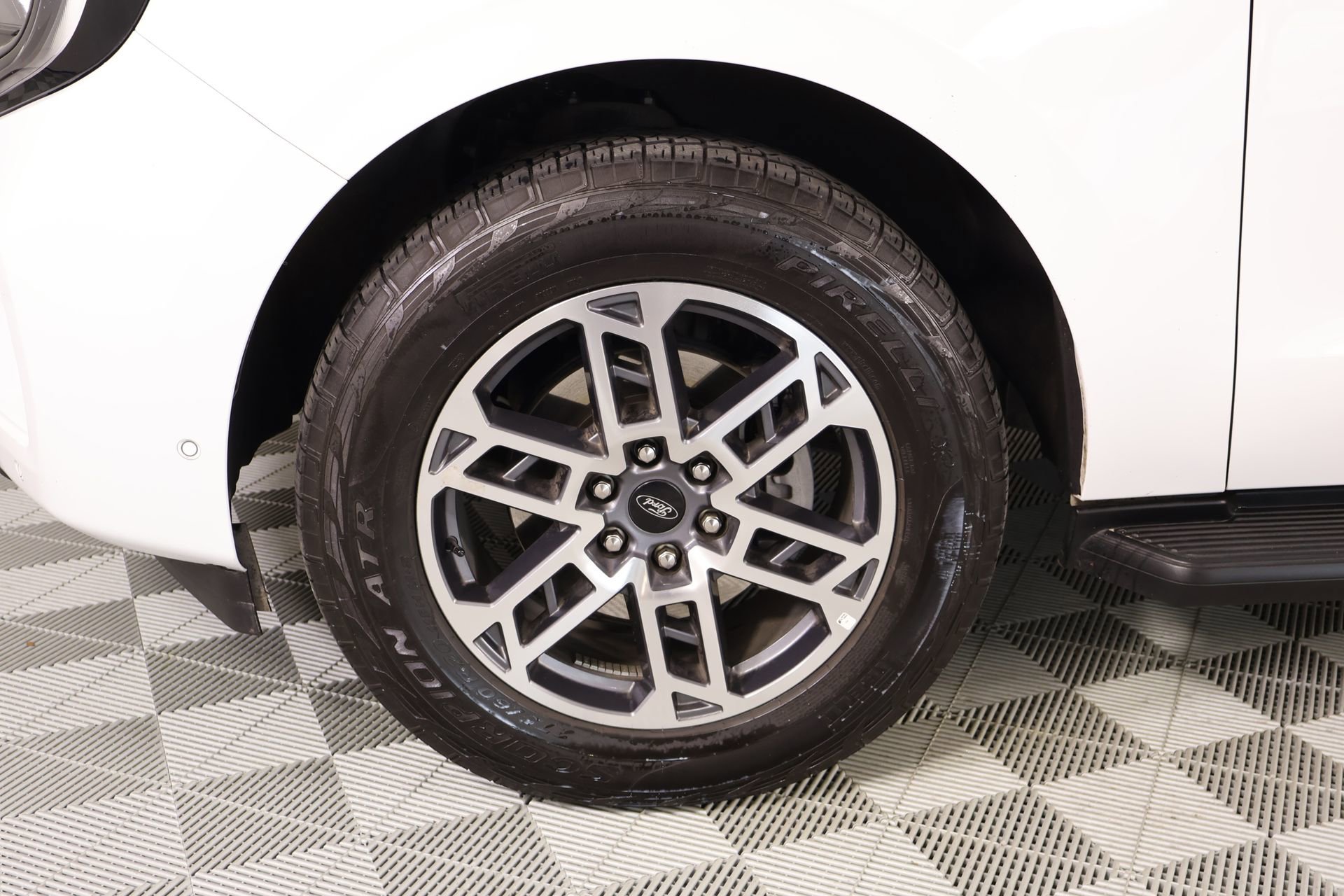 Used 2025 Ford Expedition Active AWD/4WD image 19