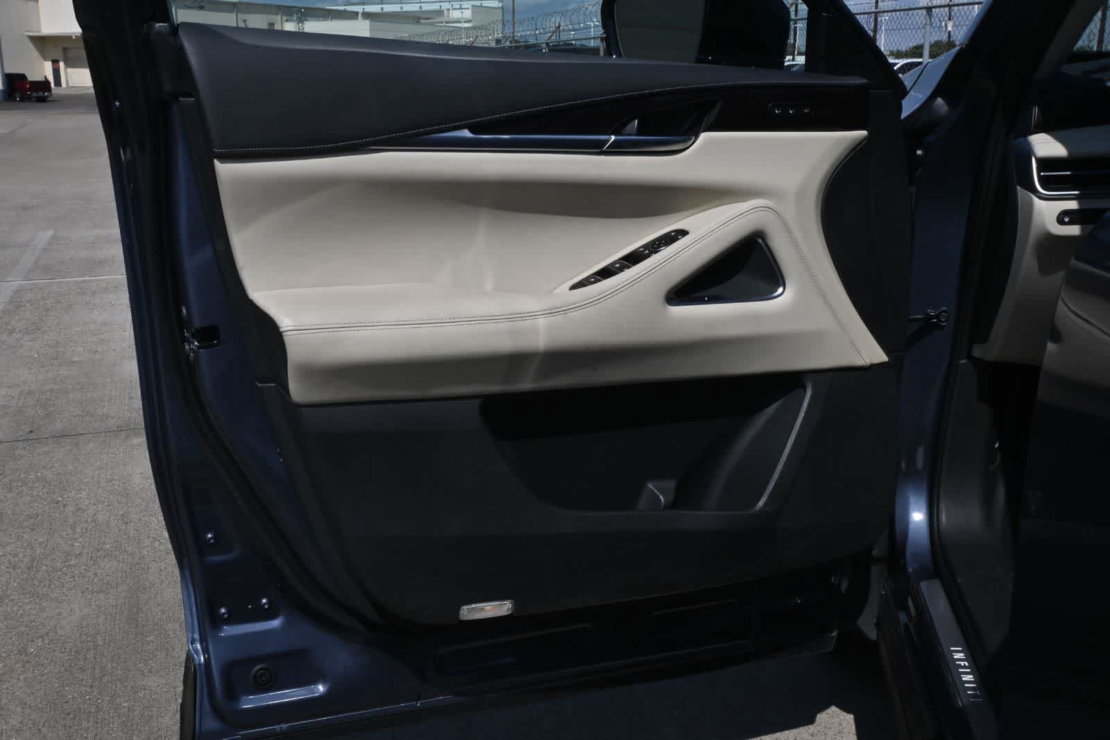 Used 2022 INFINITI QX60 Sensory w/ Cargo Package FWD image 18