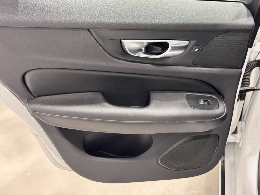 Used 2024 Volvo S60 B5 Core image 24