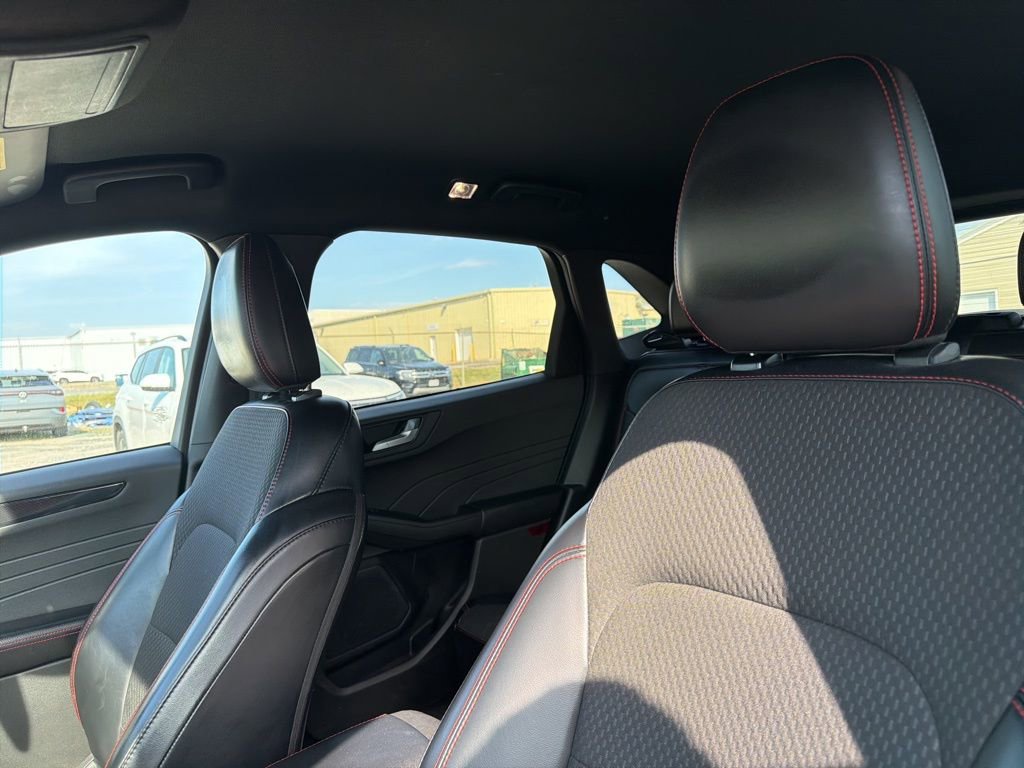 Used 2023 Ford Escape ST-Line w/ Equipment Group 301A image 9