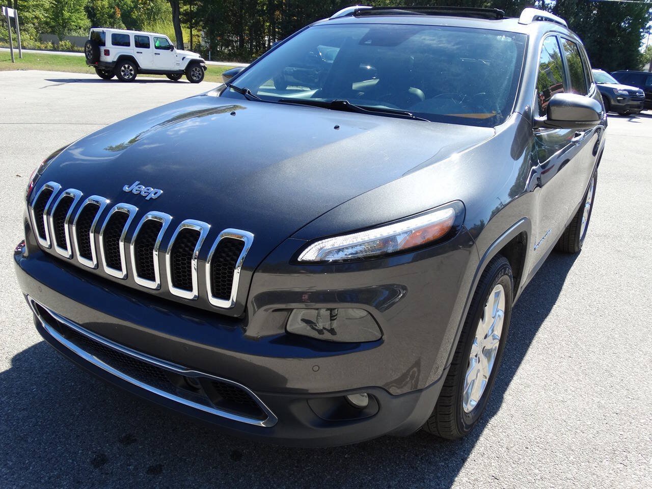 Used 2016 Jeep Cherokee 4WD Limited w/ Luxury Group w/ Luxury Group image 7