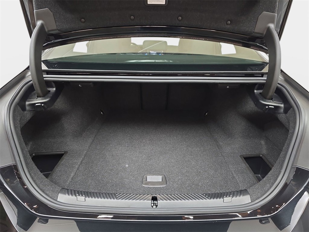 Used 2025 BMW i5 xDrive40 w/ Premium Package image 15