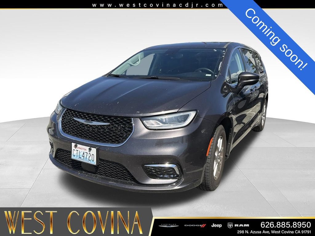 Used 2023 Chrysler Pacifica Touring-L FWD video 2