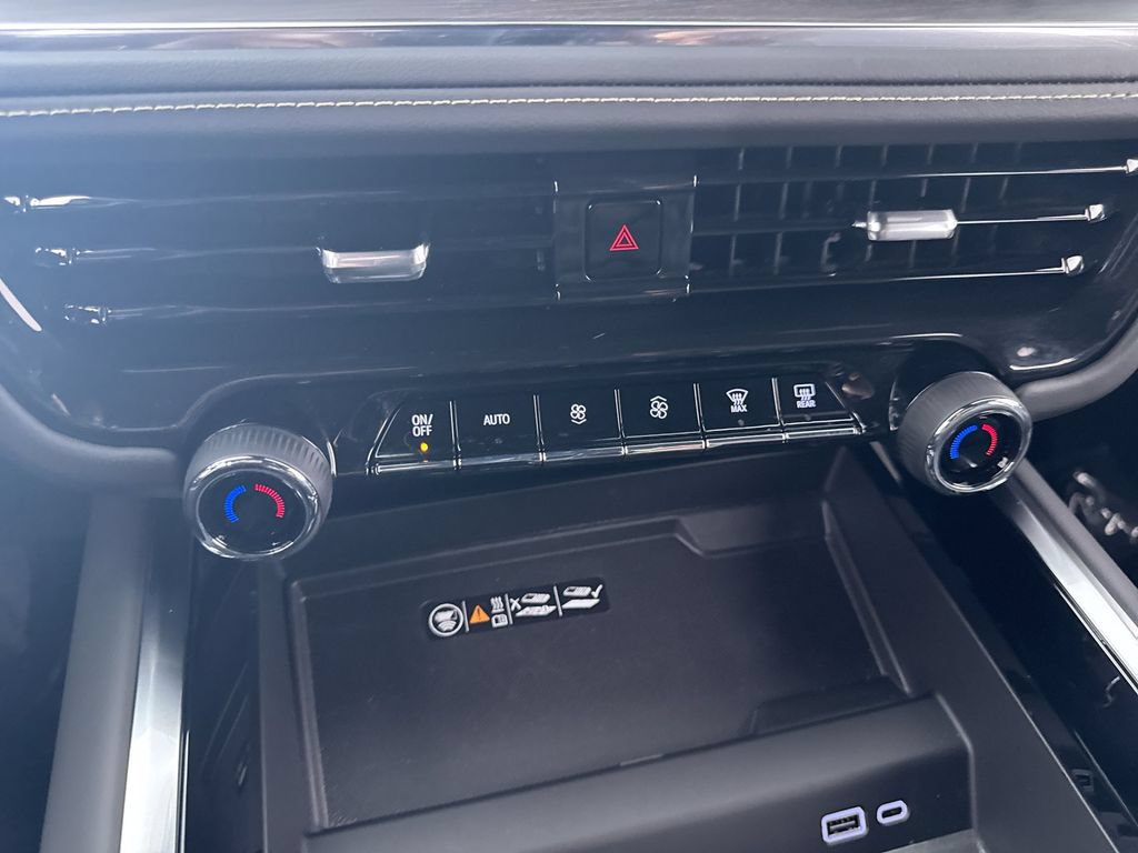 Used 2026 Chevrolet Tahoe Premier RWD image 19