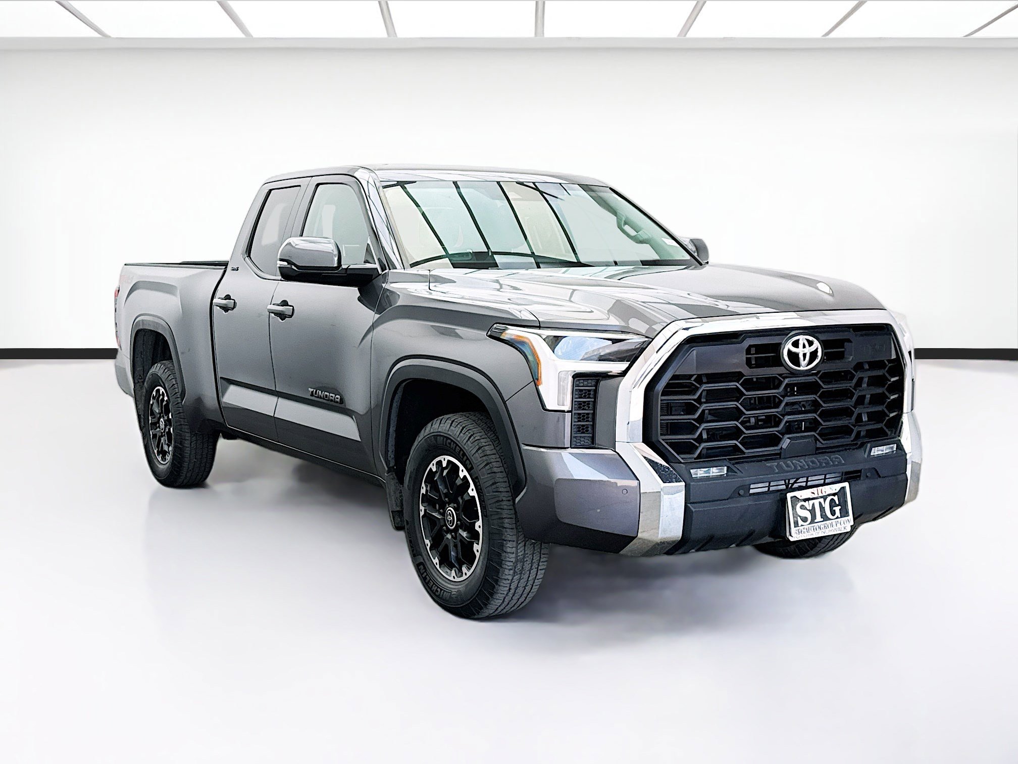 Used 2022 Toyota Tundra SR5 w/ TRD Off-Road Package AWD/4WD image 3