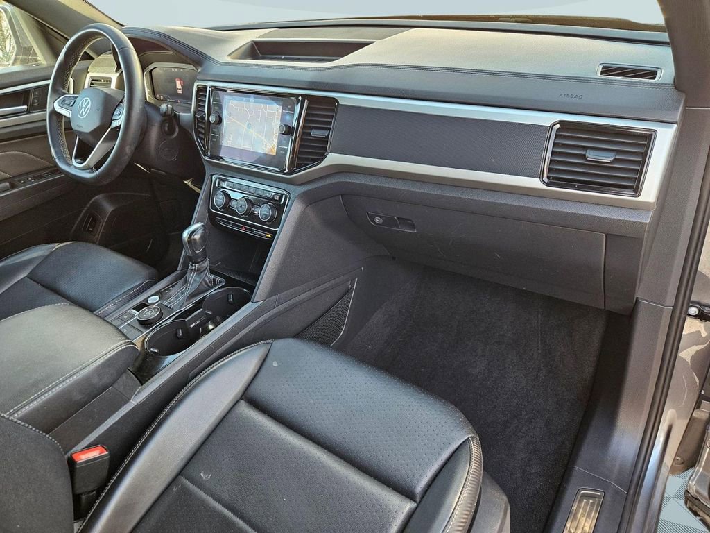 Used 2021 Volkswagen Atlas Cross Sport SEL image 30