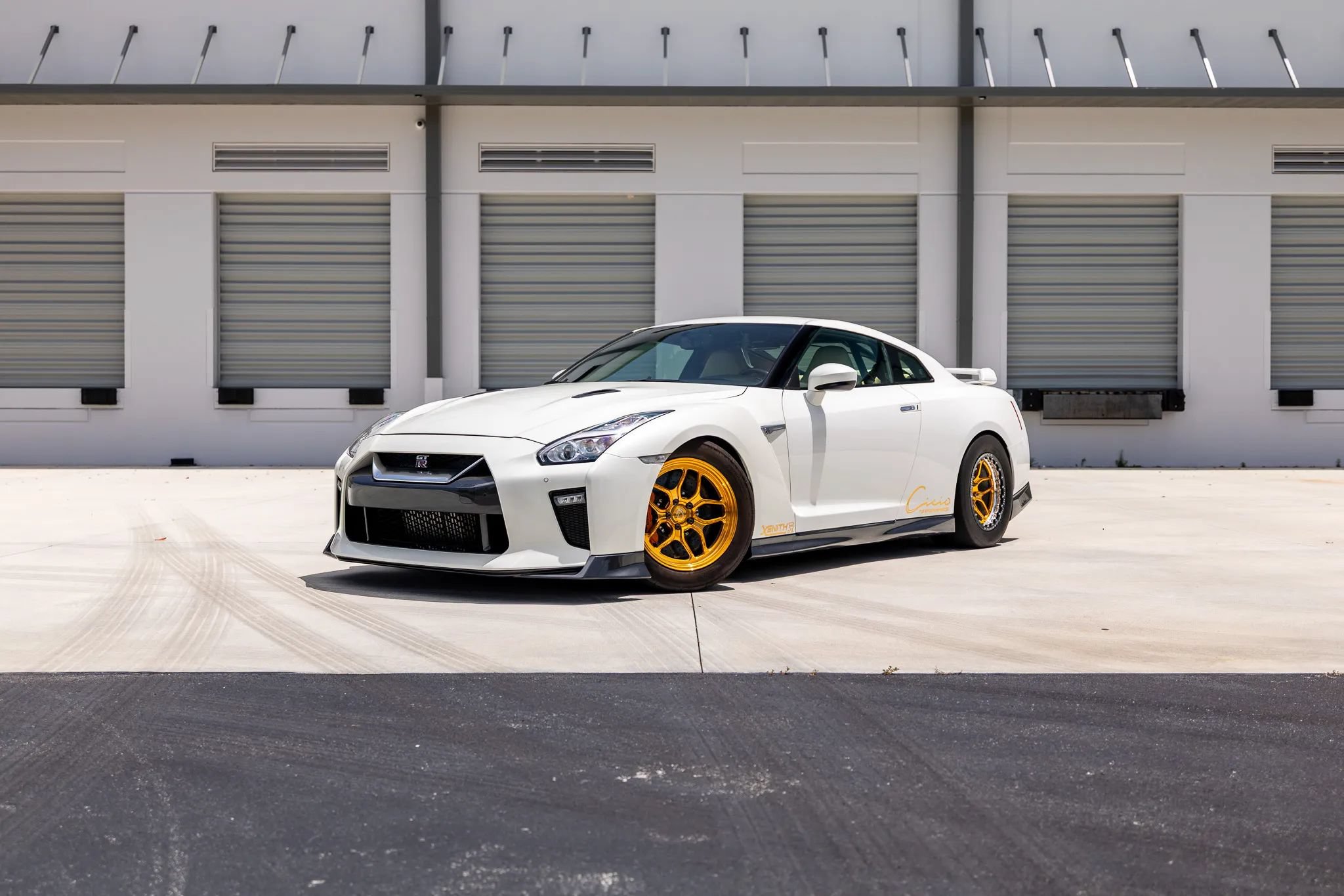 Used 2017 Nissan GT-R Premium w/ Premium Interior Package AWD/4WD image 59