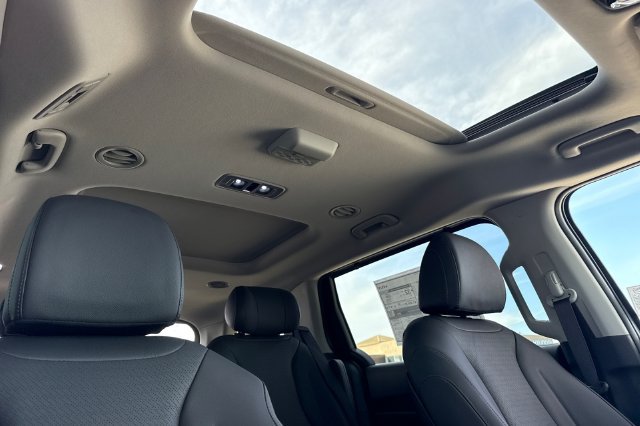 New 2027 Kia Carnival SX Prestige FWD image 20