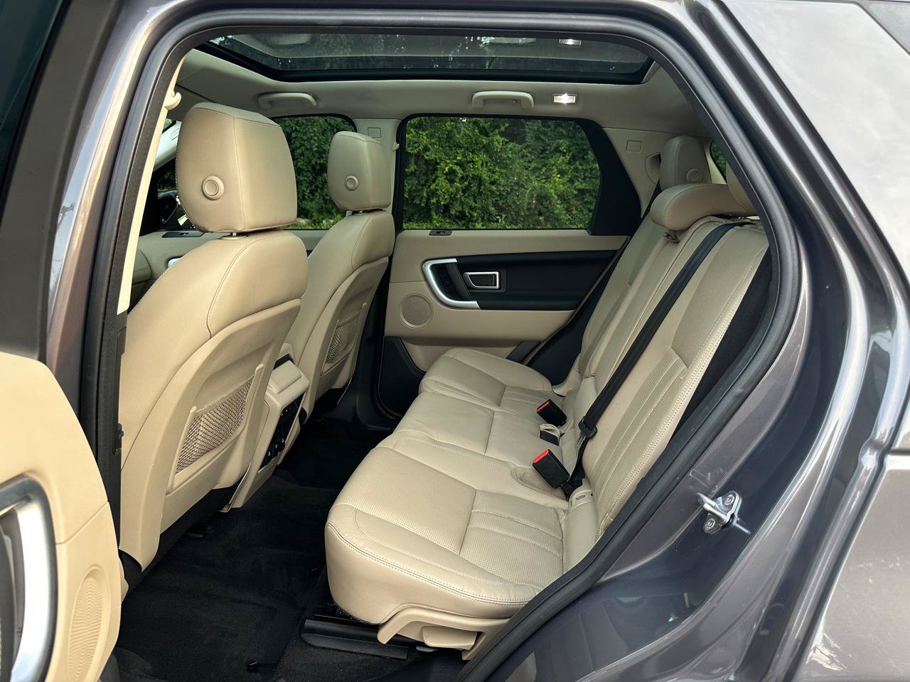 Used 2016 Land Rover Discovery Sport HSE AWD/4WD image 24