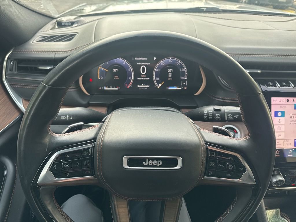 Used 2021 Jeep Grand Cherokee L Summit w/ Luxury Tech Group V image 18