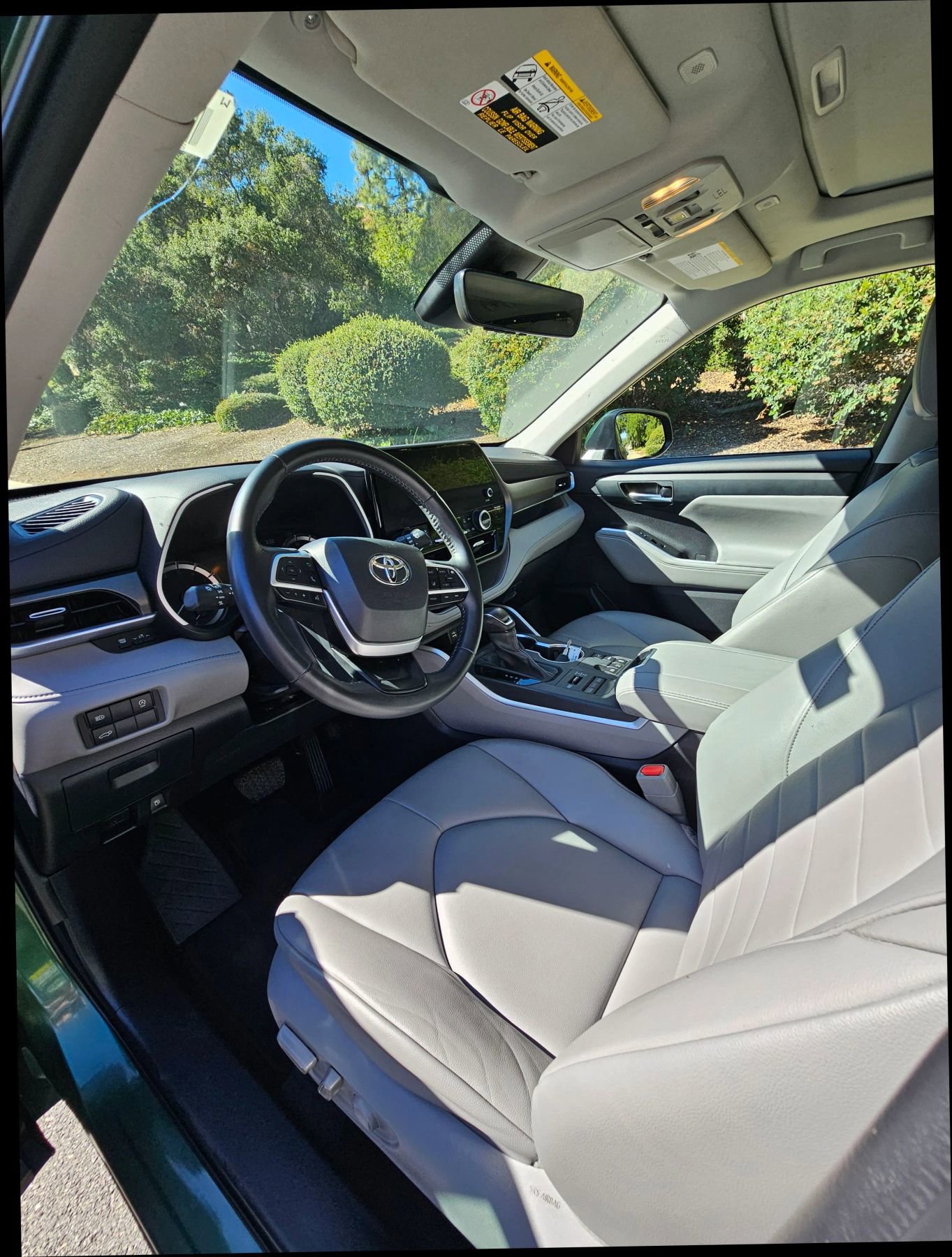 Used 2023 Toyota Highlander XLE image 19