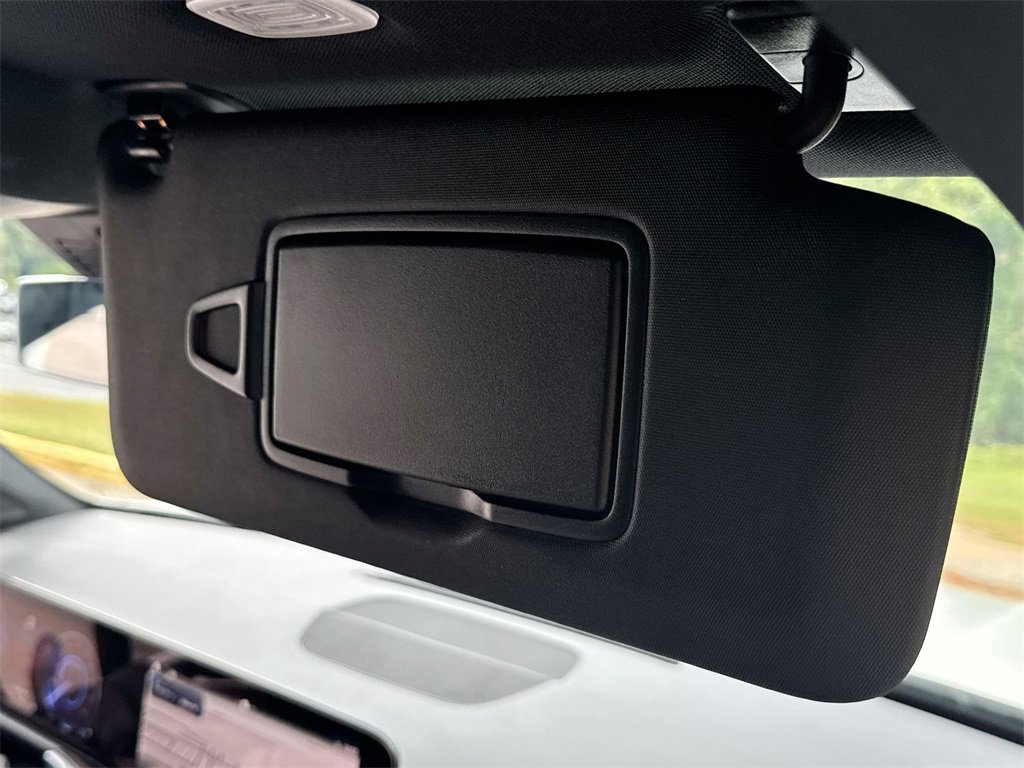 Used 2024 Mercedes-Benz EQB 250+ image 33