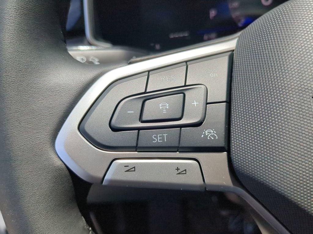 New 2026 Volkswagen Taos SE FWD image 27
