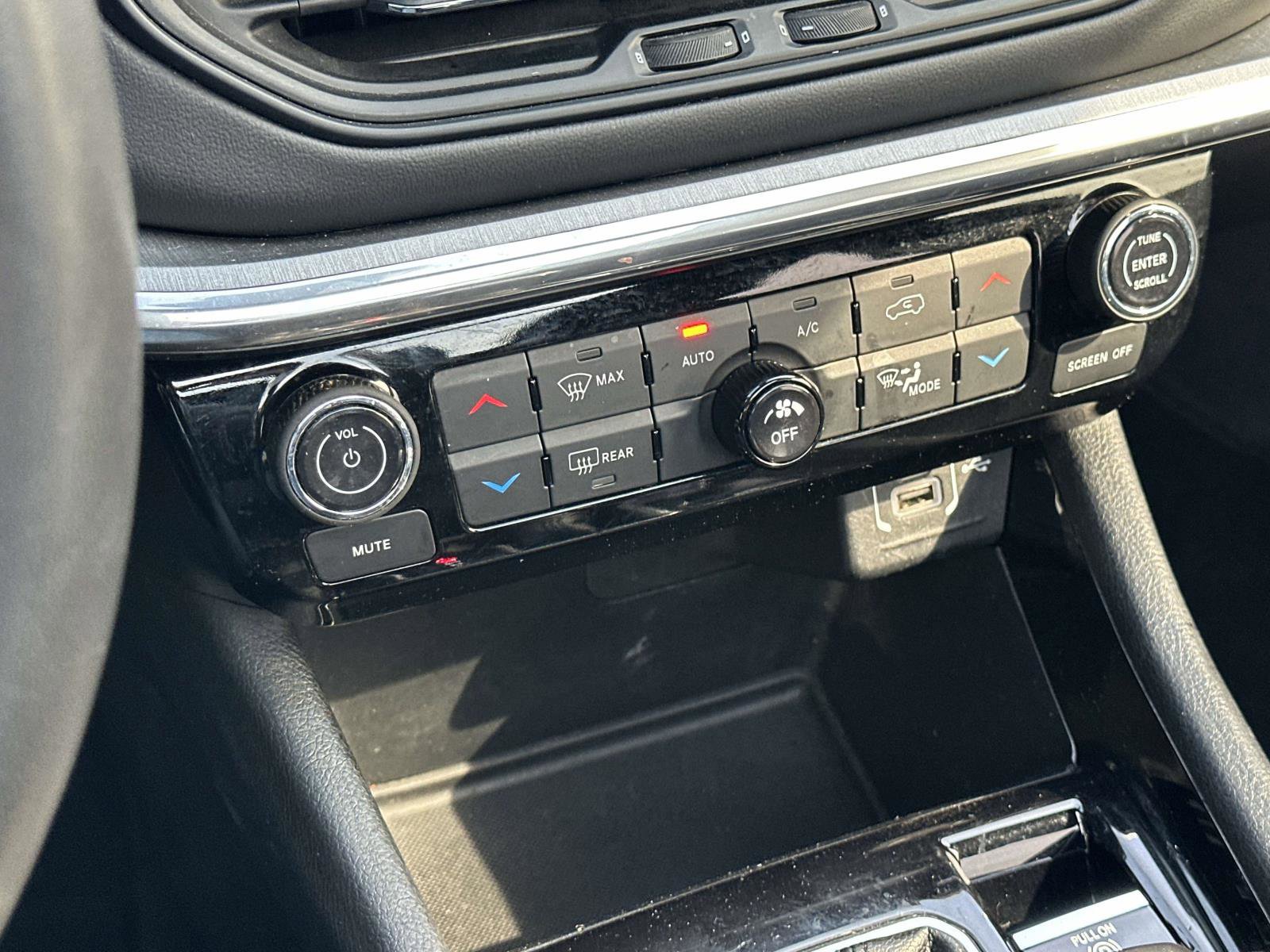 Used 2023 Jeep Compass High Altitude image 28