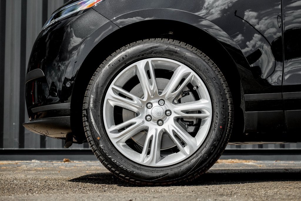 New 2026 Land Rover Range Rover Velar S image 4