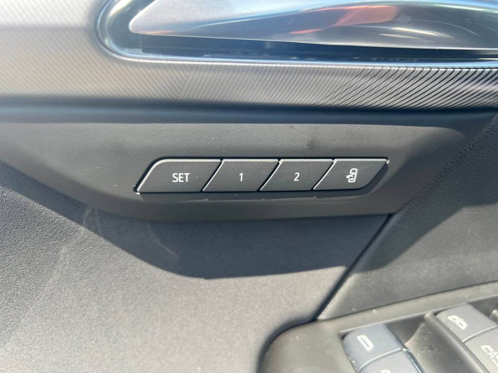 Used 2025 Buick Envision Sport Touring AWD/4WD image 16