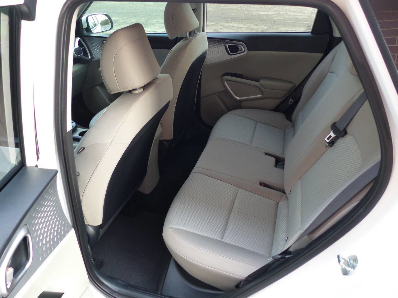 Used 2022 Kia Soul LX FWD image 31