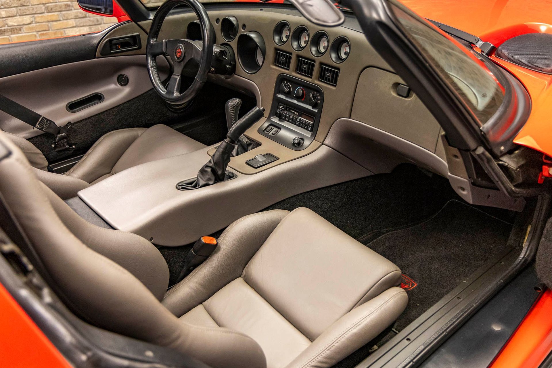 Used 1992 Dodge Viper RT/10 image 36