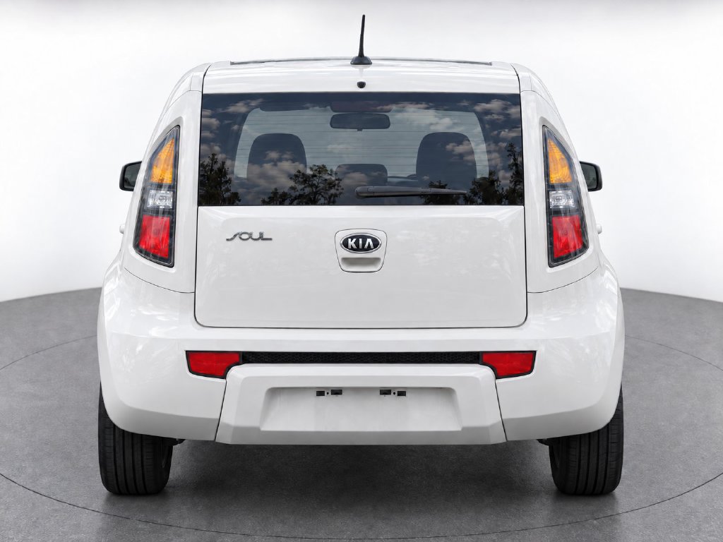 Used 2011 Kia Soul ! FWD image 7
