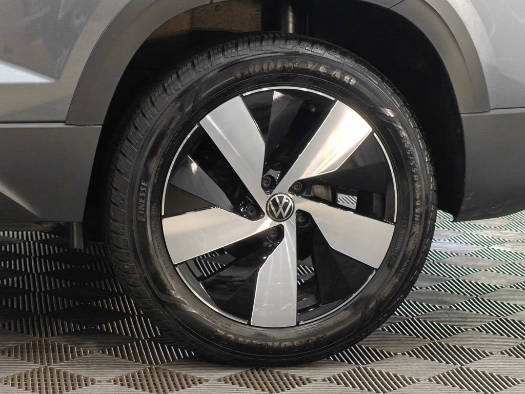 Used 2025 Volkswagen Taos S AWD/4WD image 47