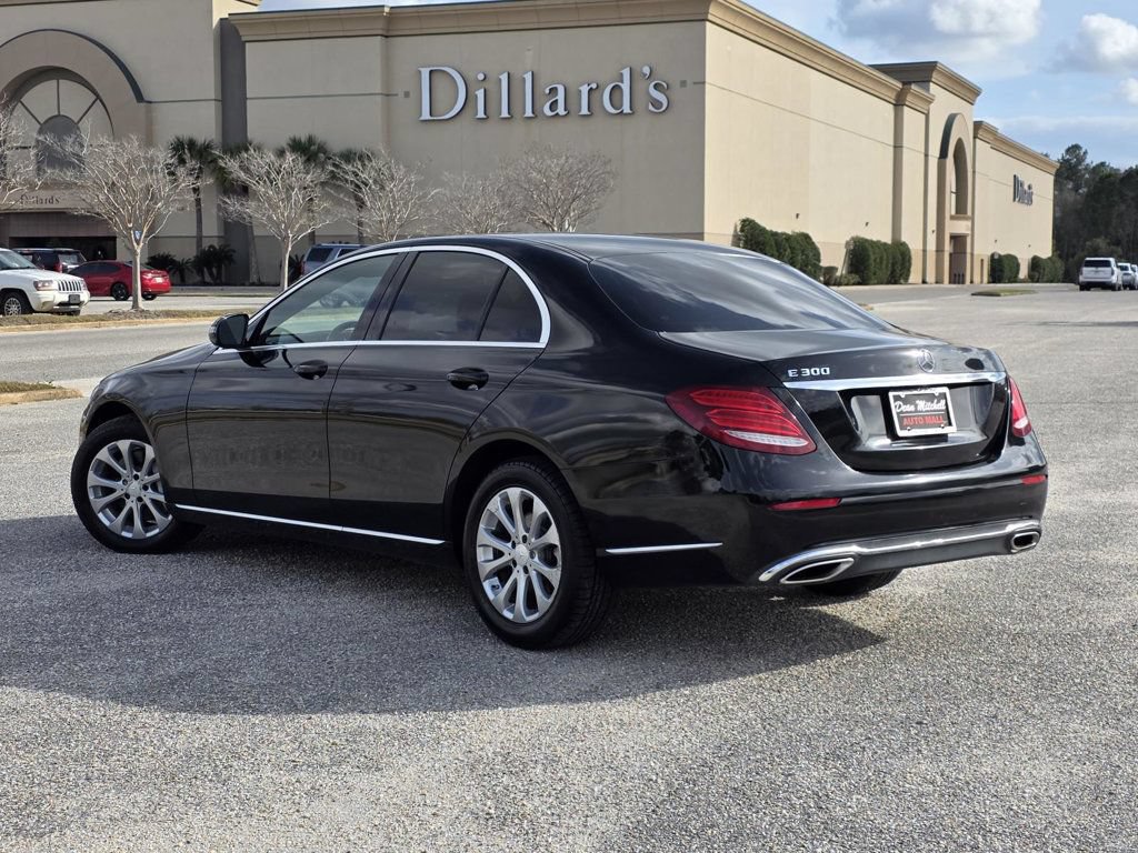 Used 2017 Mercedes-Benz E 300 image 4